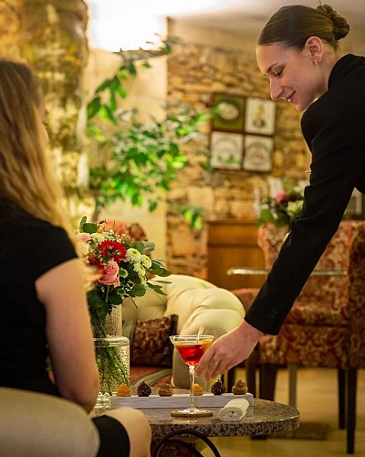 Centenaire Bar-43_Vincent Keith