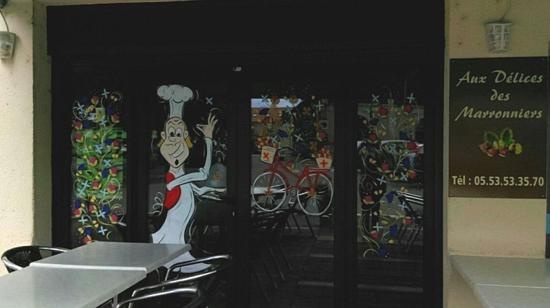delices-marronniers-vitrines-peintes