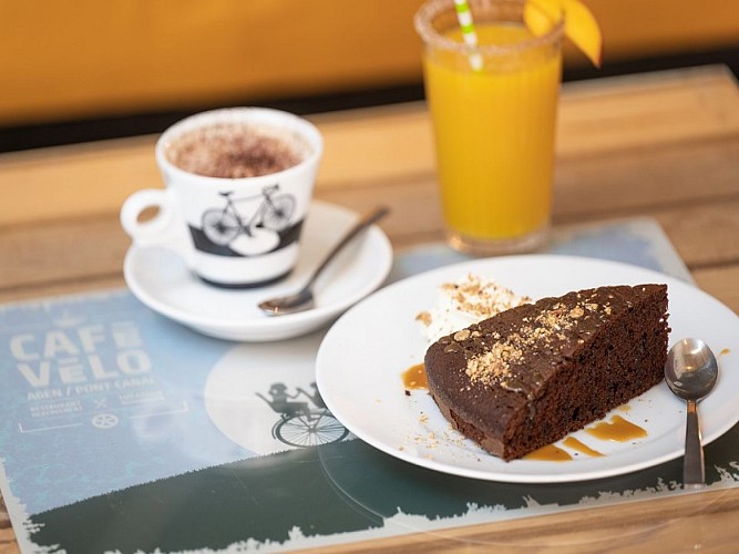 café-vélo-goûter-destination-agen-tourisme