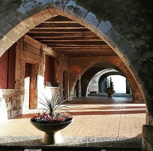 arcade-pot-fleurs-puymirol