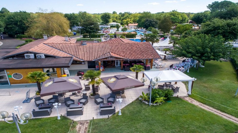 Resto Les Ecureuils parasols