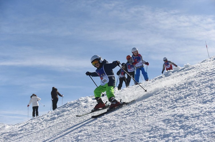 Cours de ski collectif avec l'école du ski Français de La Pierre Saint-Martin