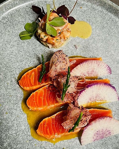 29la petite table Capbreton