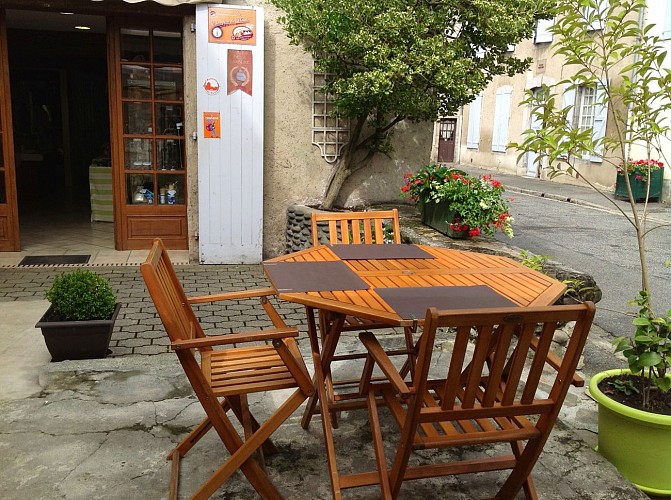 Arts et Délices - Terrasse - OLORON SAINTE-MARIE (©OTHB) - DI