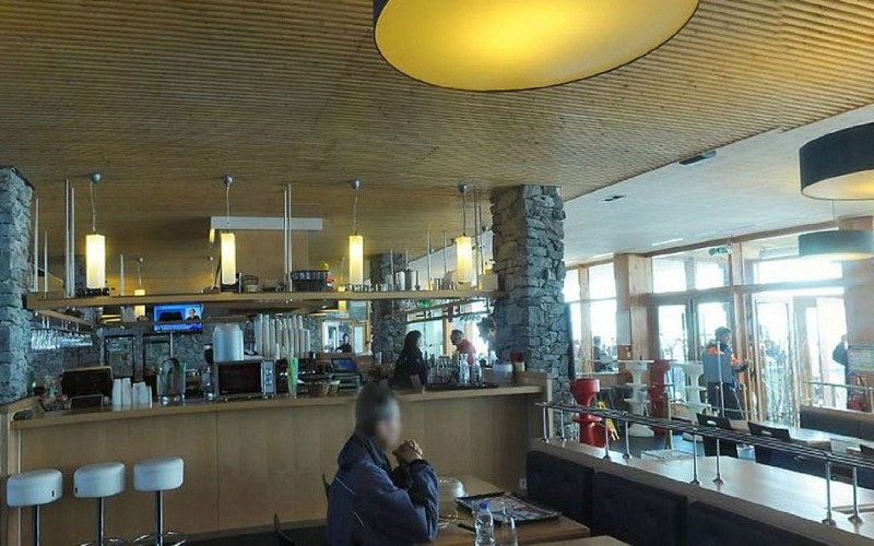 LE CAIRN 1440Cairn-800px-2