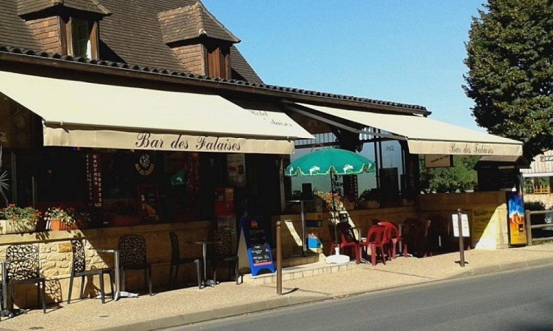 Les Eyzies_Chambres Les Falaises devanture