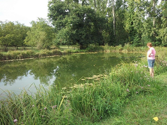 etang de peche Camping La Roussie 8