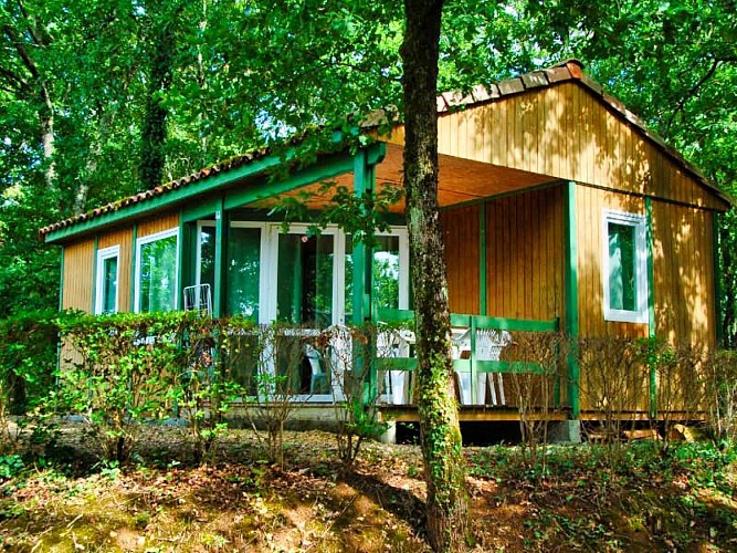 camping-pech-de-caumont-chalet-4x3-01