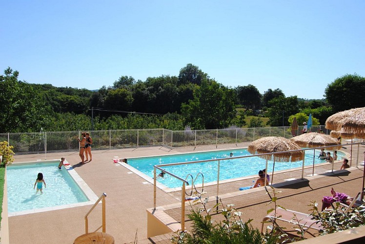 CAMPING LES PIERRES CHAUDES