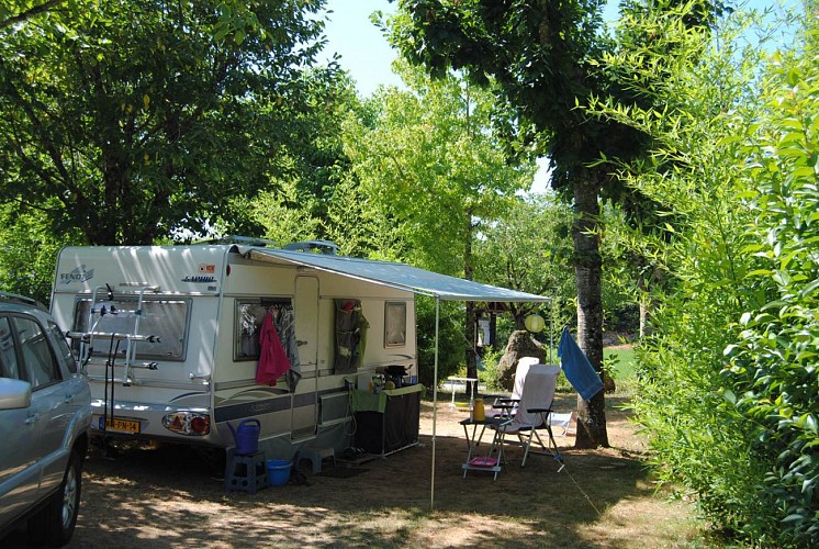 CAMPING LES PIERRES CHAUDES