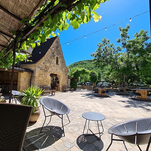 1 Dordogne Cour Camping Maisonneuve 5