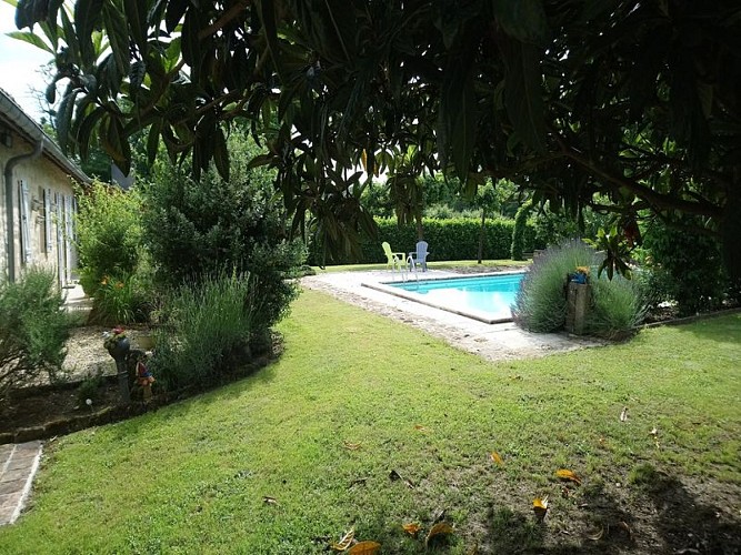 22-Arriere-maison-Piscine