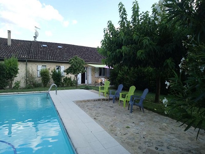 19-Arriere-maison-Piscine