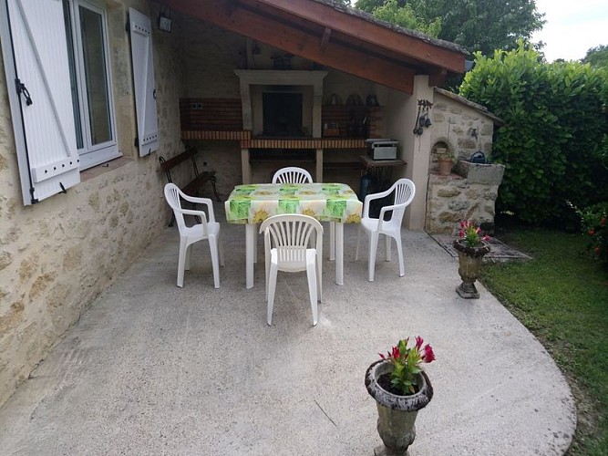 17-Terrasse-et-Barbecue