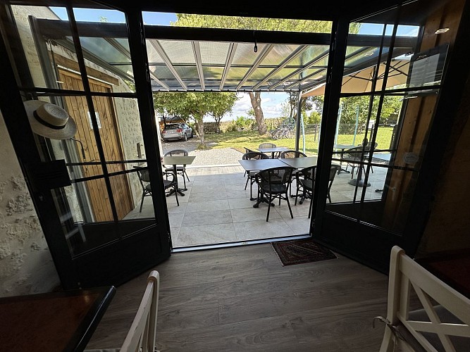 MAISON JEROBOAM_Salle terrasse