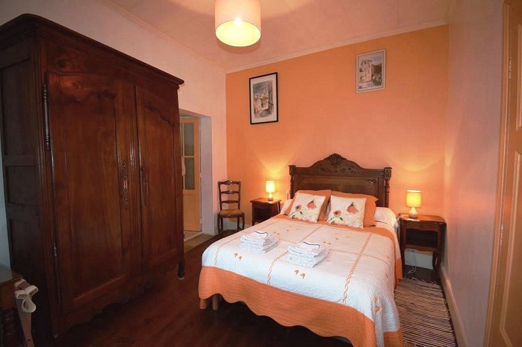 HLOAQU047FS000CB-chambreOrange1