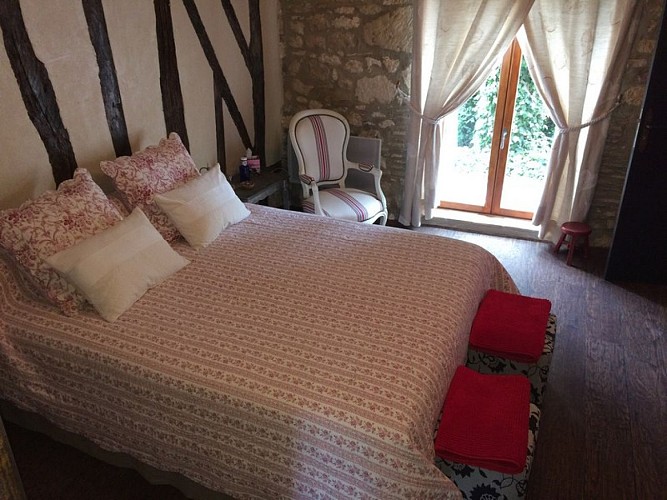 Chambres d'hôtes Villeréal - La Damiche_chambre double (800x600)