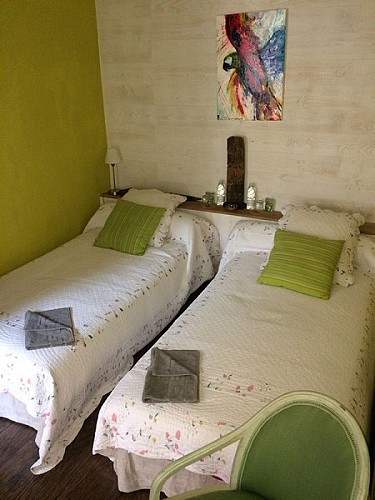 Chambres d'hôtes Villeréal - La Damiche_chambre twin (800x600)