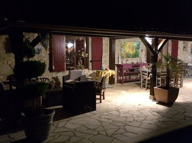 Chambres d'hôtes Villeréal - chambres d'hôtes la Damiche - terrasse nuit 2