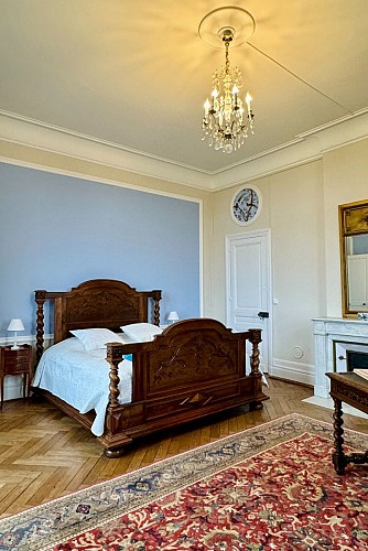 HLOAQU047FS002UT_chateaudeMoncassin_grande03