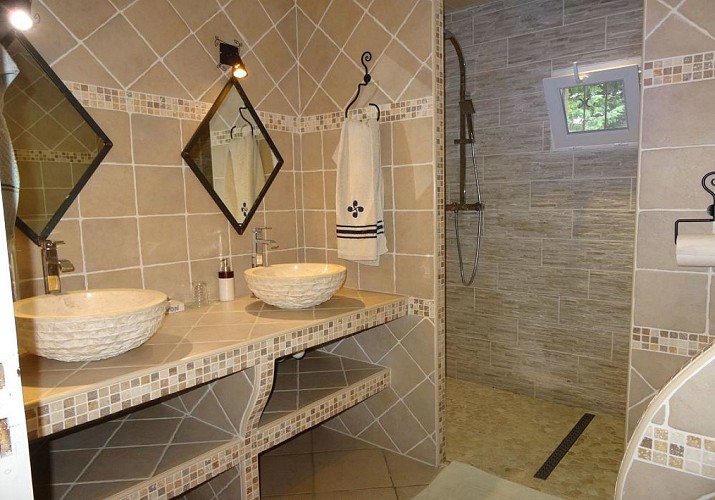 HLOAQU047FS002V7_CHC162_BEAUGAS_grande04