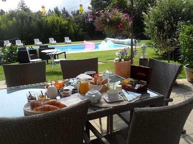 HLOAQU047FS00322_portstemarie_chambreslarroquiniere_1