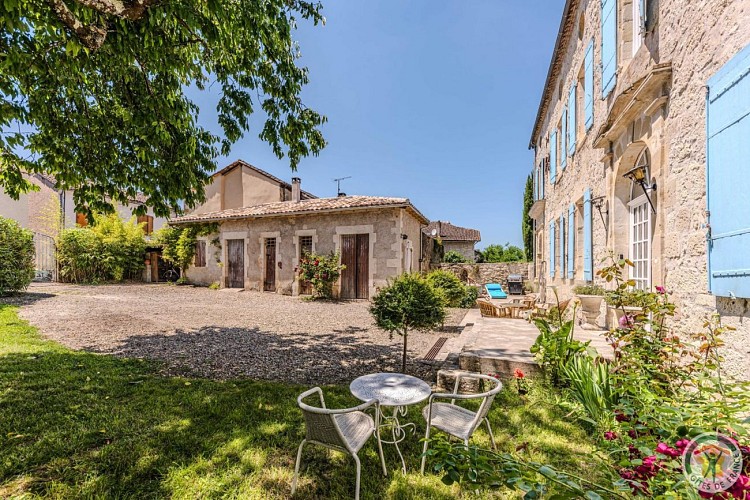 HLOAQU047V50INVZ_Lauzun_CH-UnPetitChâteau_2457_photo8