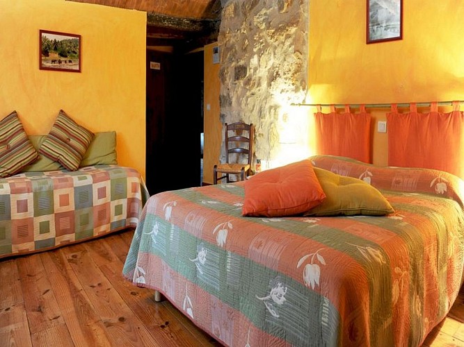 Idiratekoborda-chambre terre-St Etienne de Baigorry