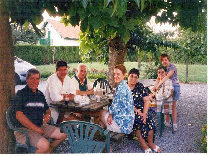 Ferme-Etxekoinia-terrasse pot-Bussunaritz