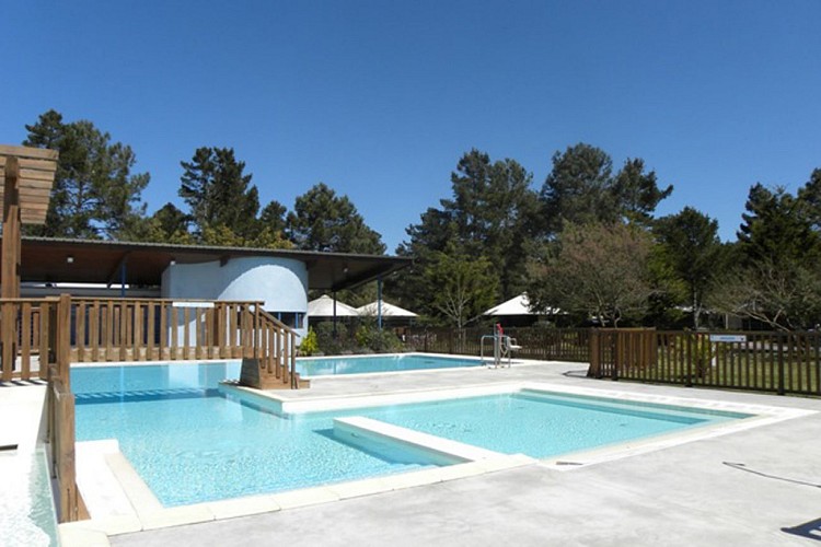 pins_bleus_piscine
