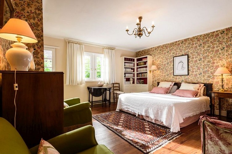 Dominxenea-chambre-rose