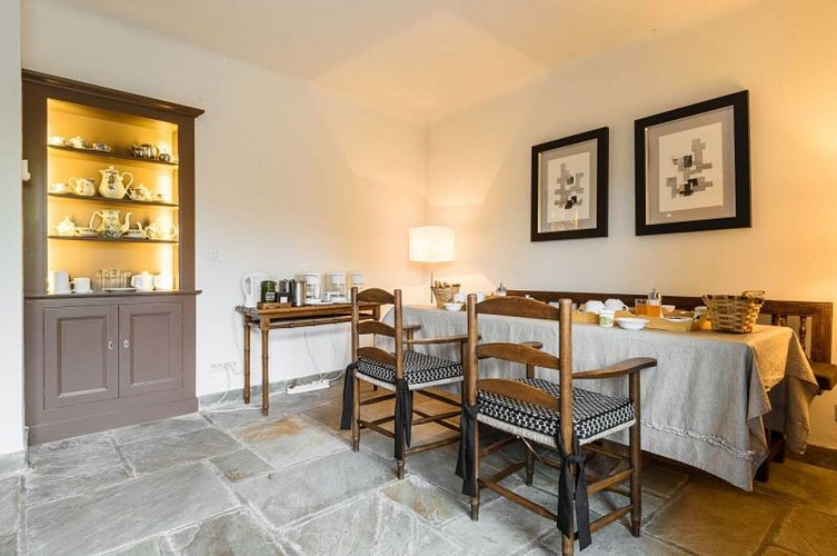 Dominxenea-table-petit-dejeuner