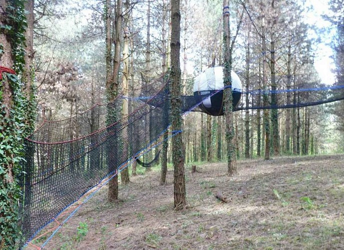 Cabanes-dans - les-arbres-nids-du-bearn-loubieng 4