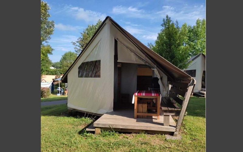 DDA1732C69D64029A77D1B1AA89B96FA