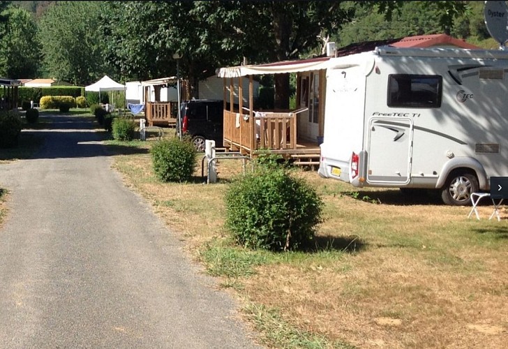 Europ-camping-emplacements-mobilhome-camping-car-ascarat