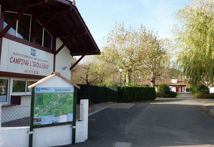 Camping-irouleguy-municipal-entrée-st etienne de baigorry