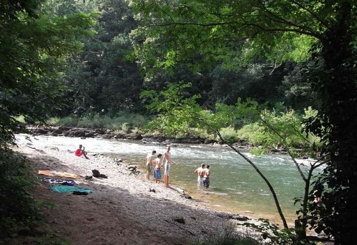Camping Amestoya-baignade-rivière-bidarray
