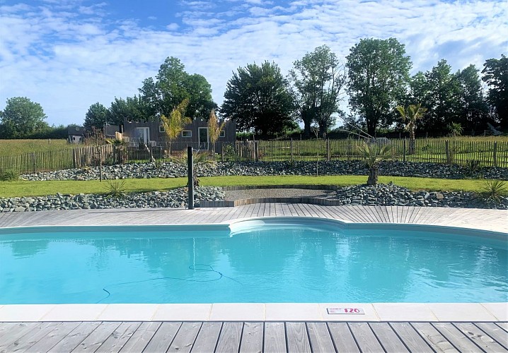 Espace détente et piscine Camping Coté Lac