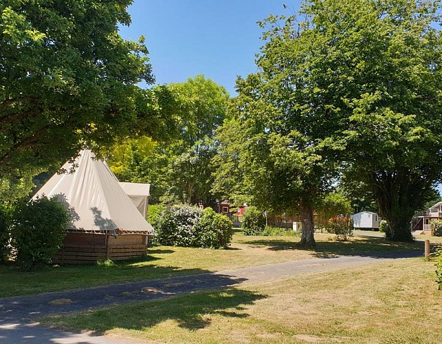 location-mobil-home-proche-puy-du-fou-futuroscope-marais-poitevin-camping-le-moulin-des-effres