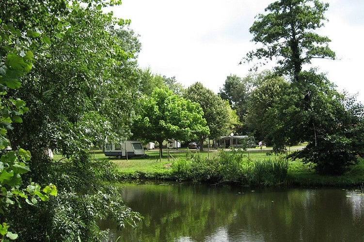 Camping les planches argenton l'eglise Loretz d'argenton thouarsais Deux Sevres