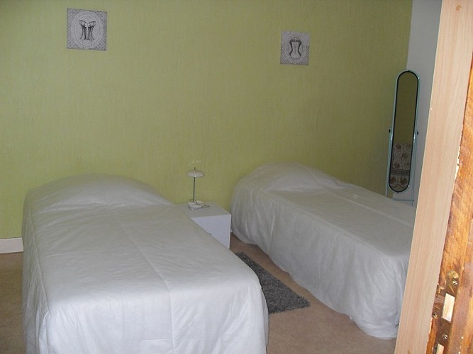 Madame Mireille VINCENT