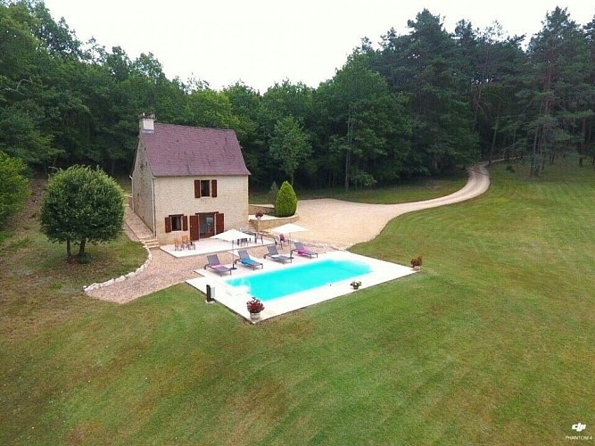 Fonchave avec sa piscine privée au nord de Sarlat