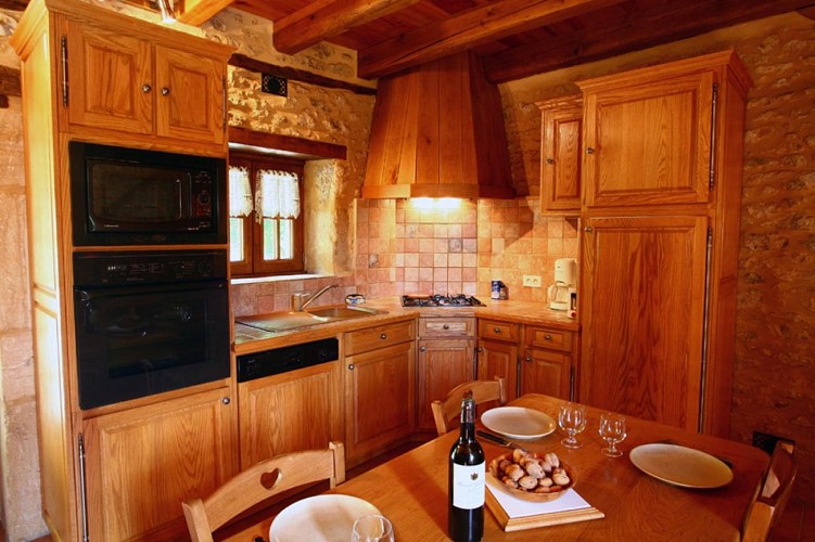 Fonchave avec sa piscine privée au nord de Sarlat