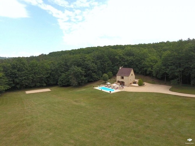Fonchave avec sa piscine privée au nord de Sarlat