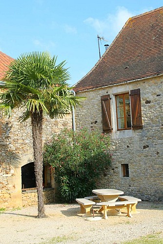 LES ROSES TREMIERES-EXTERIEUR