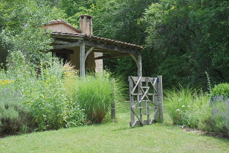 Le Vallon de l'Albarède avec piscine sud de Sarlat_3