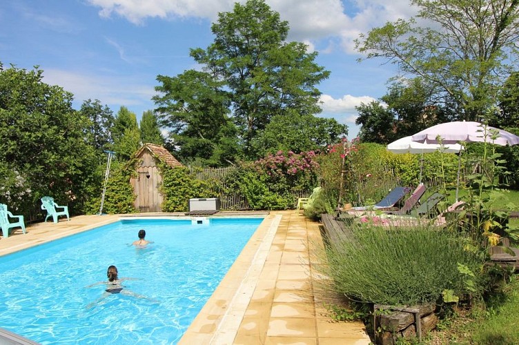 piscine extérieure location vacances la Marmette Dordogne Périgord