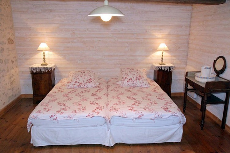 Gîte-Michel-St Méard-Chambre