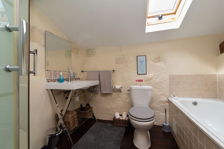 Meuble-La--Grange-Saint--Mariens-Corinne-Couette-SDB-800x600