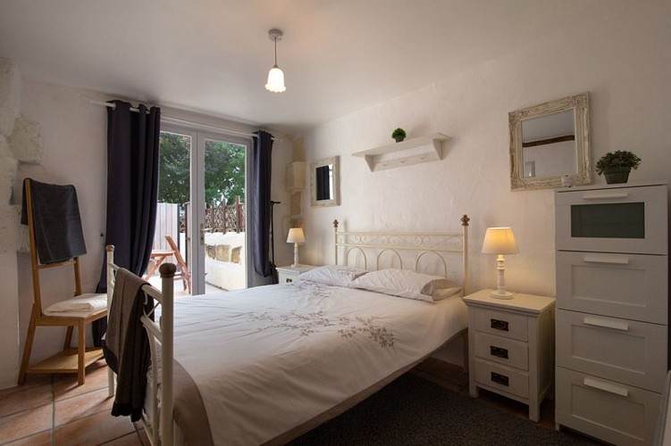 Meublés-La-Grange-Saint-Mariens-chambre-2-800x600